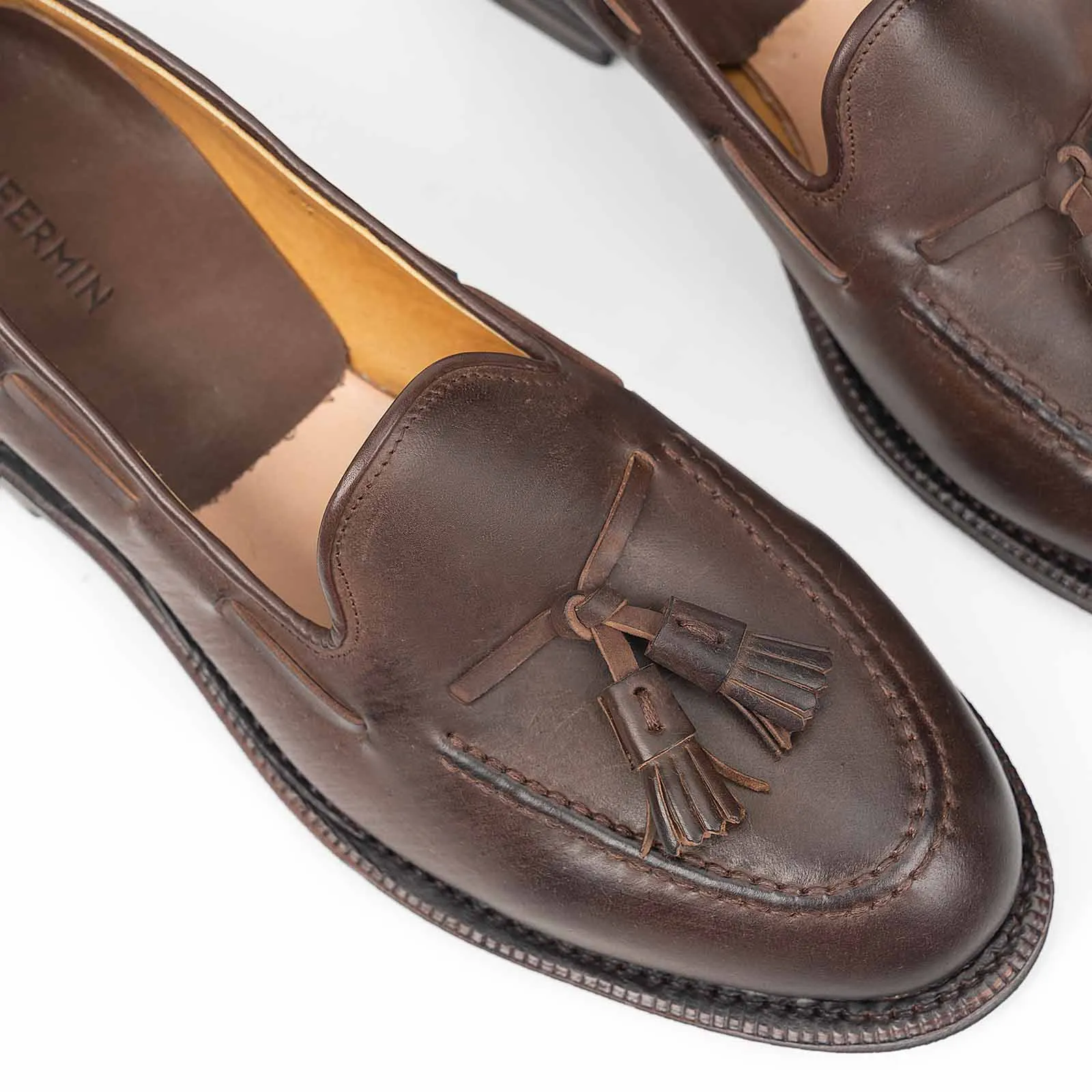 501035 - BROWN WAXY SHELL CORDOVAN - E