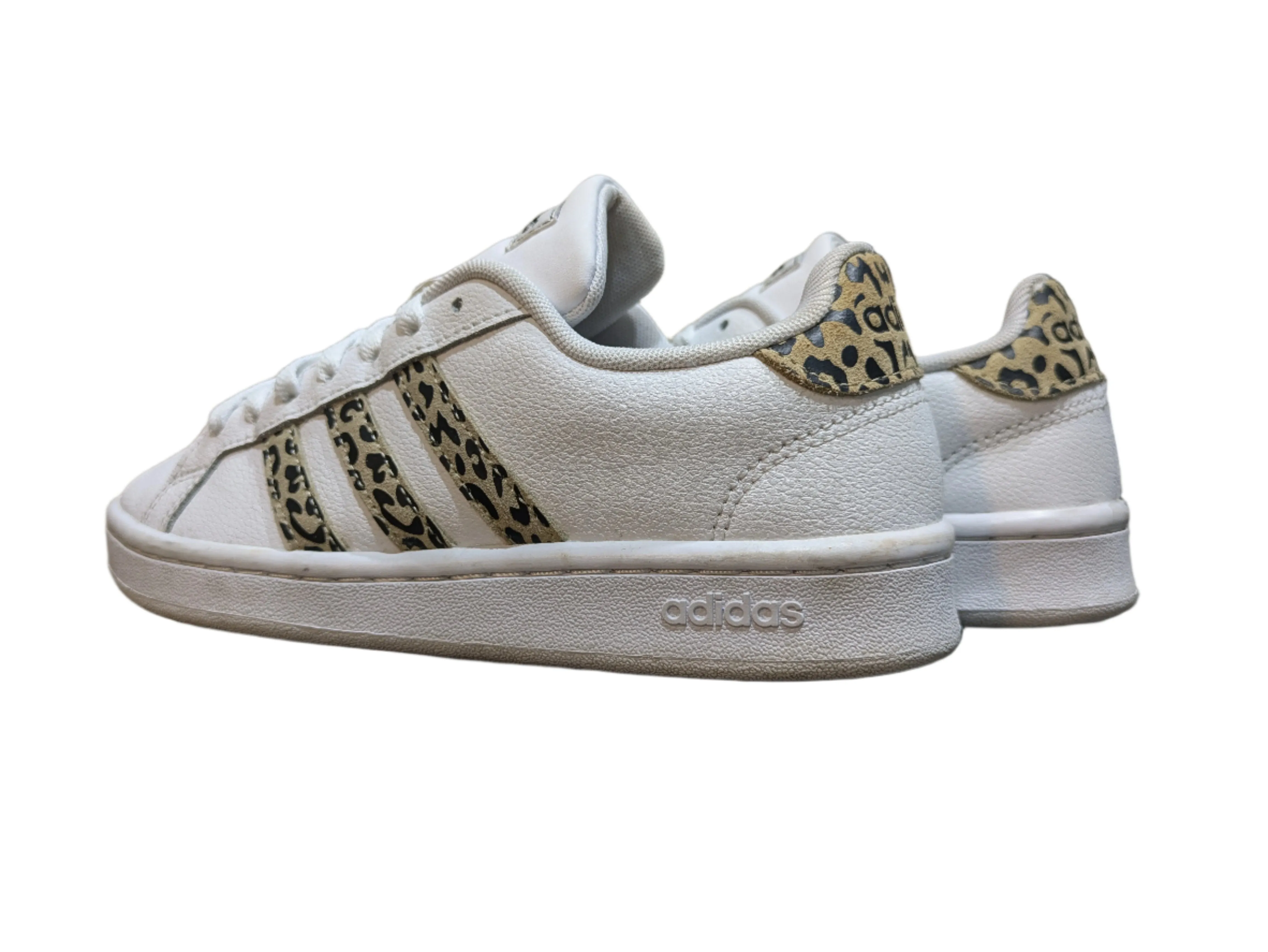 Adidas Grand Court 2.0 Women’s Shoes – Stylish and Sustainable Comfort