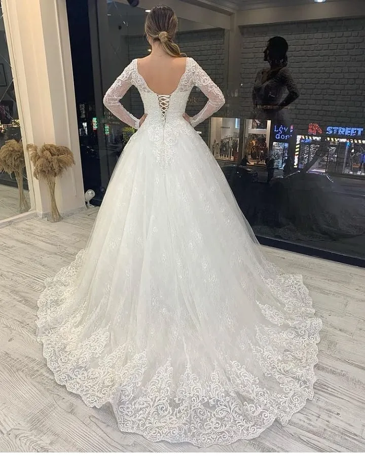 Classy Long Sleeve V-Neck Backless Tulle A-Line Wedding Dress with Lace Appliques