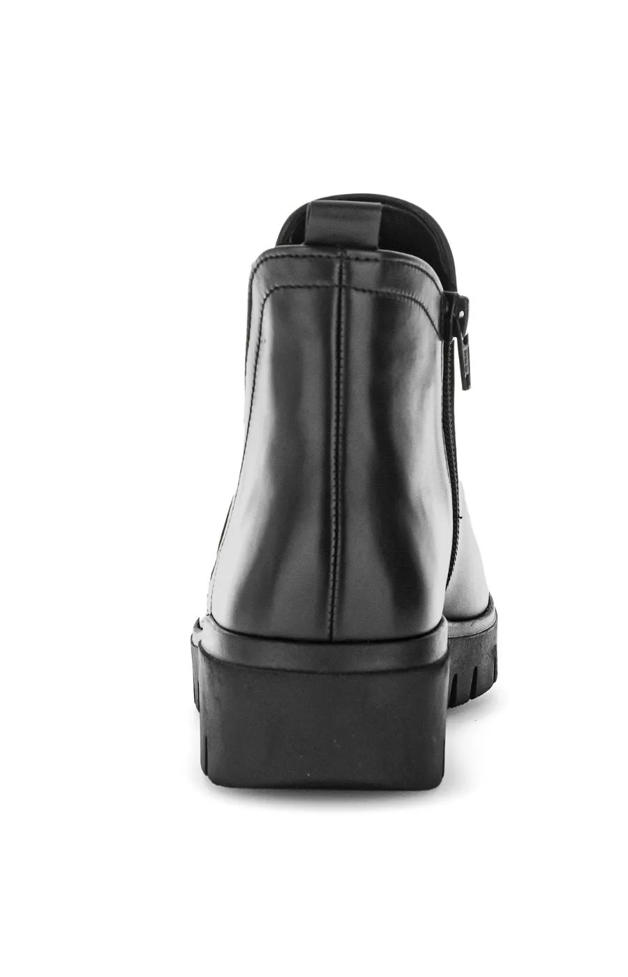 Gabor Chelsea Boots in Black