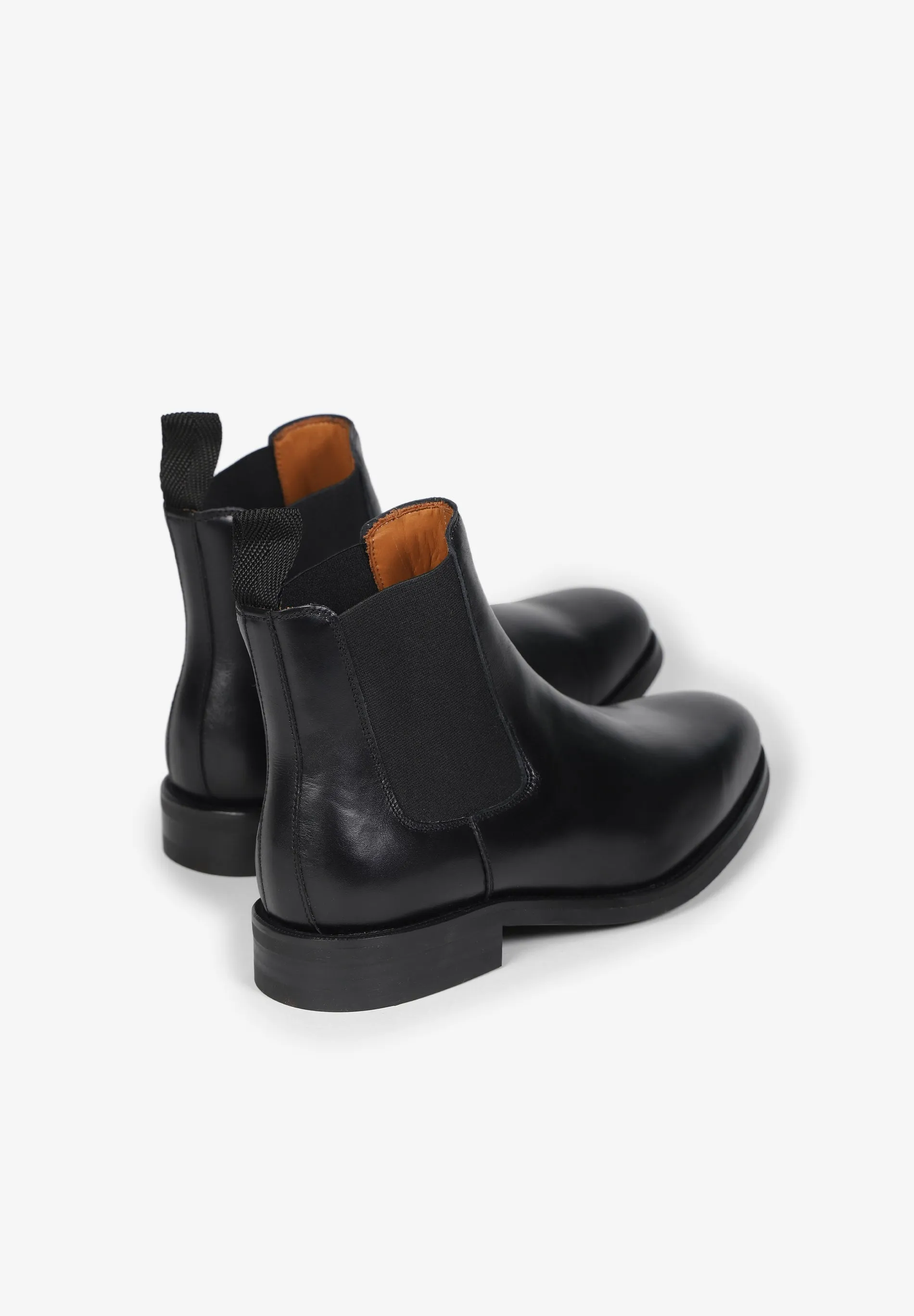 LEATHER CHELSEA BOOTS