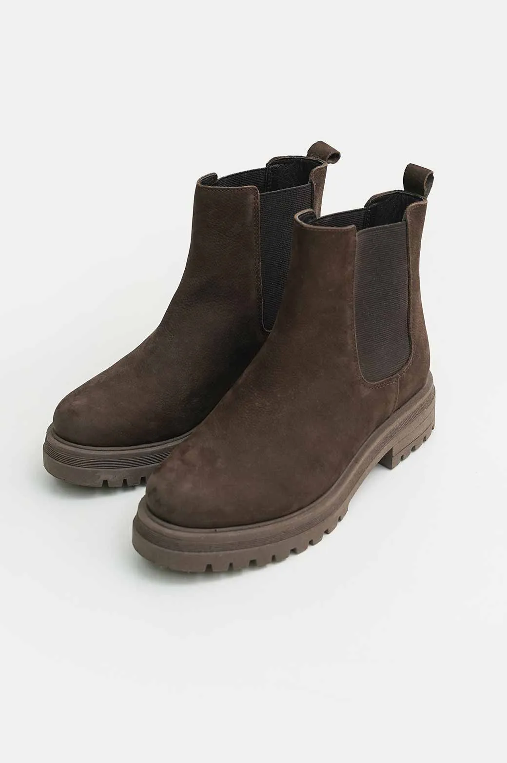 LEATHER CHELSEA BOOTS