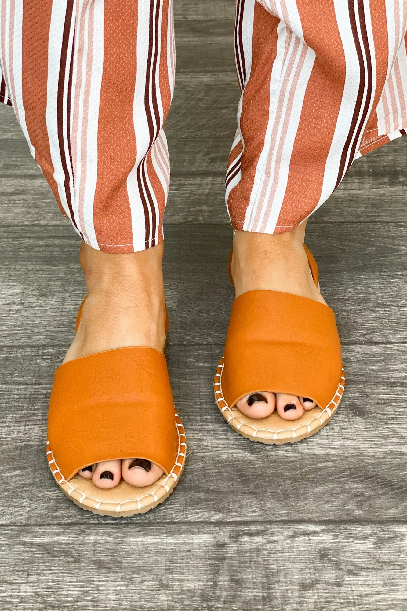 Lexie Sandals: Tan