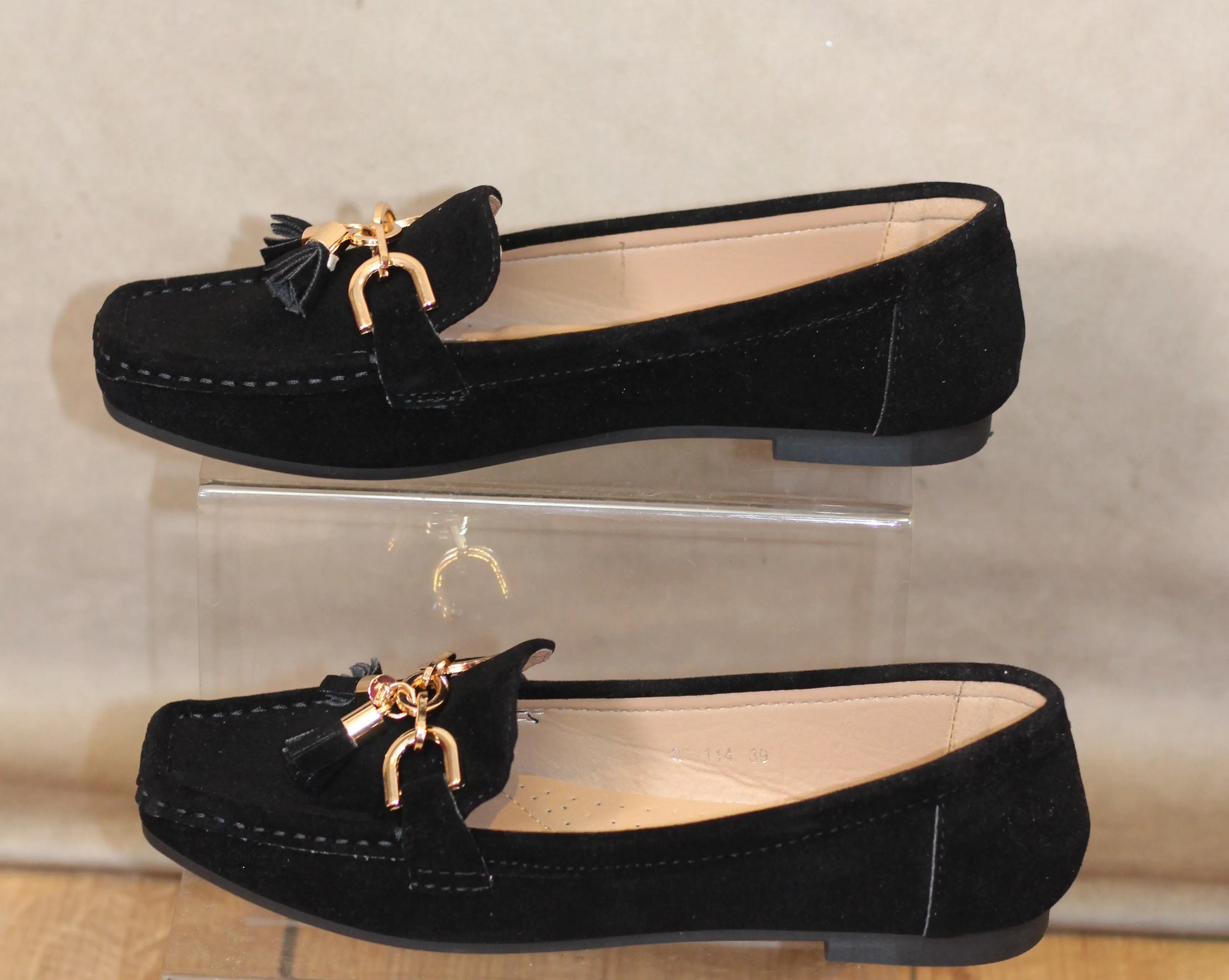 Loafer shoes with tassel