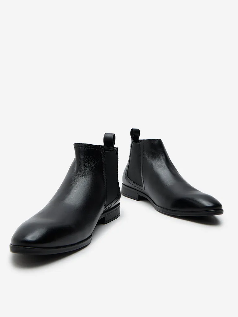 SOLEPLAY Black Solid Chelsea Boots