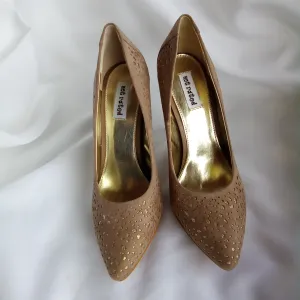 Taupe and Gold Pumps or Heels | Not Rated | Magnetism