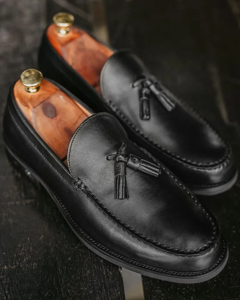 Tomaz F251 Tassel Loafers (Black)