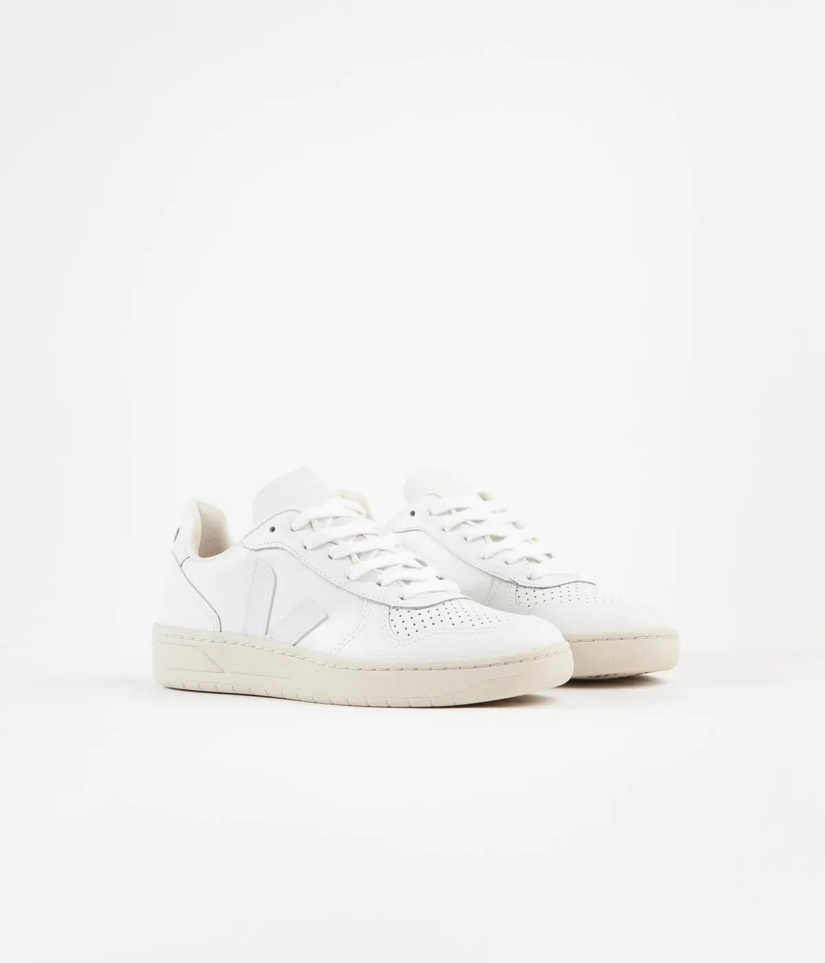 Veja Womens V-10 Leather Shoes - Extra White