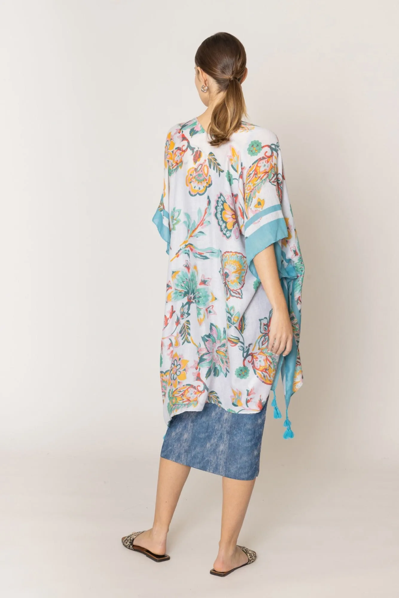 WLK410013 Kinsley Floral Print Kimono With Tassels